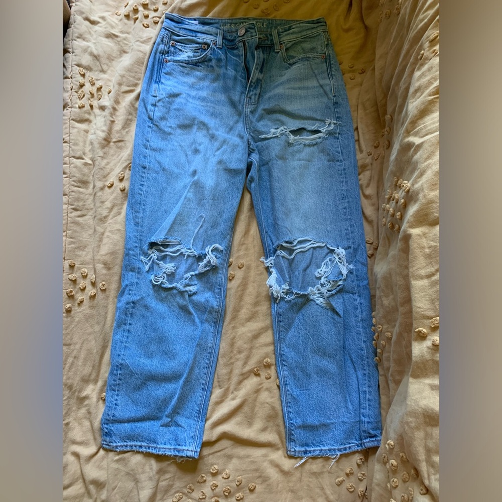 American Eagle 90’s boyfriend jeans